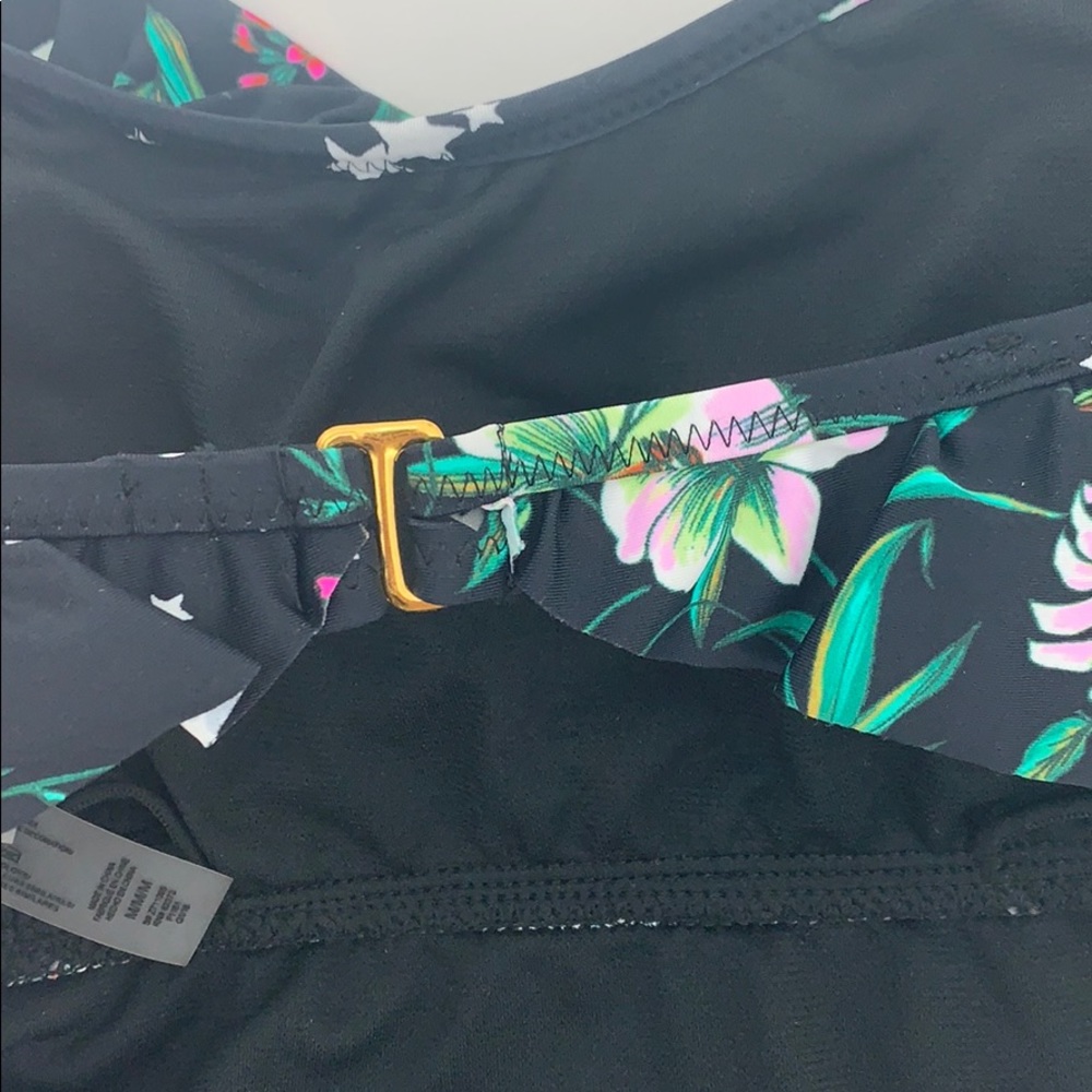 4/$25 Ruffled Romantic One Piece Swimsuit Small - Picture 6 of 8